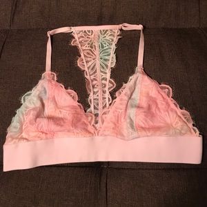 PINK super cute racerback bralette 😍😍😍