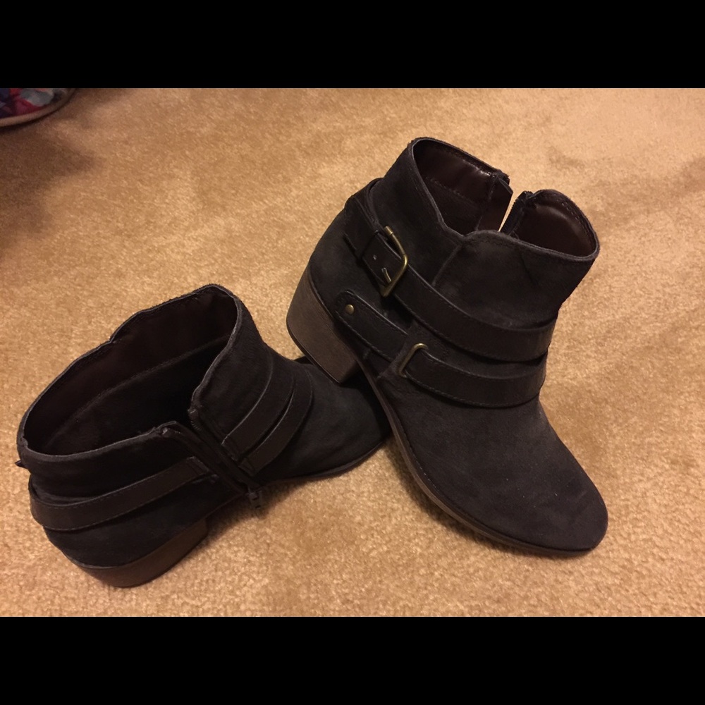 Gently used ankle boots.