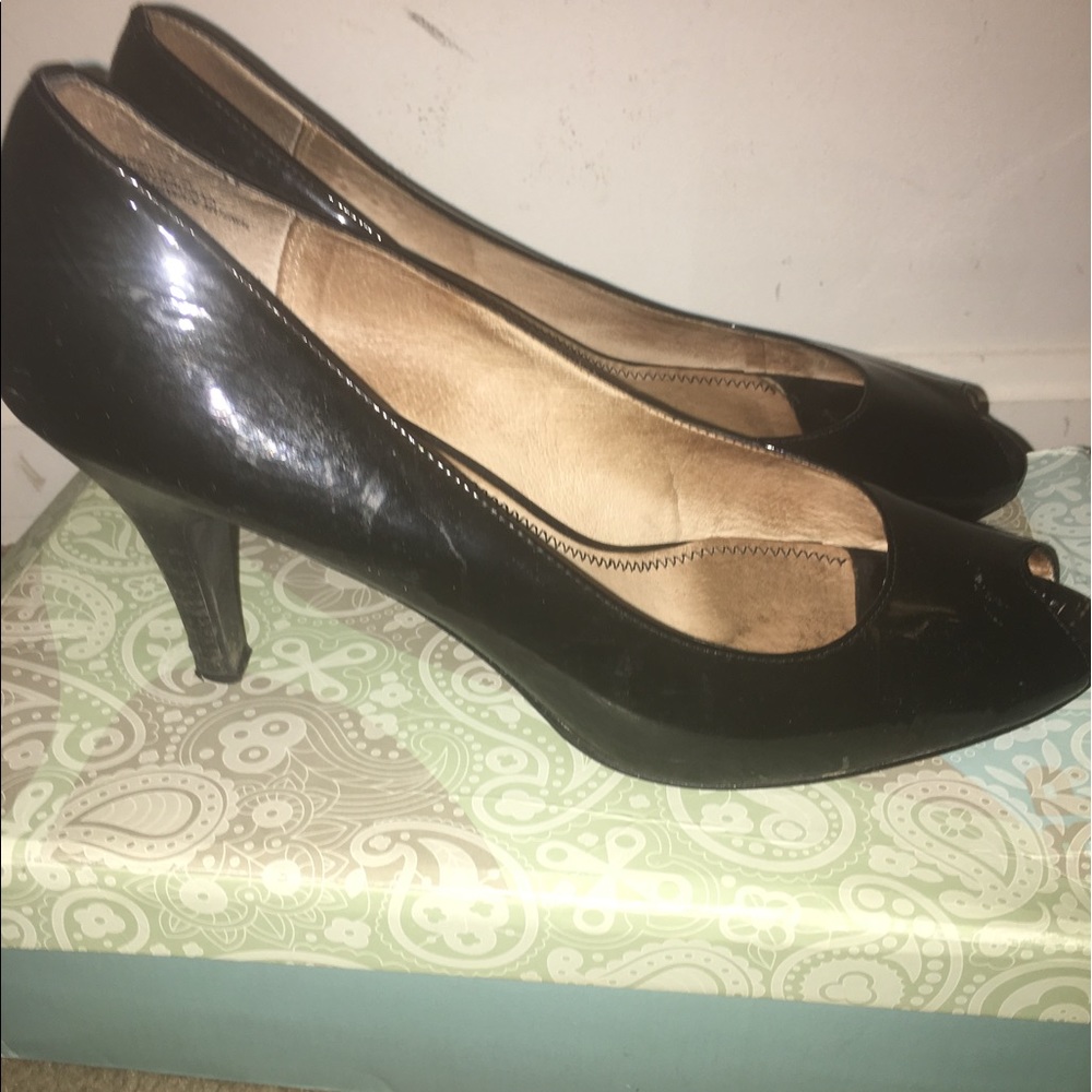 📍FINAL REDUCTION📍 Peep toe patent pumps
