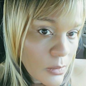 Meet your Posher, Leona