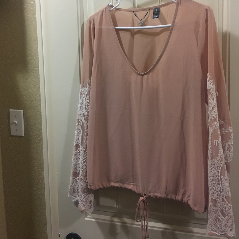 BKE Boutique blouse