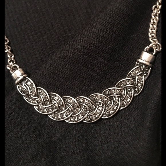 Costume silver necklace - Picture 2 of 2