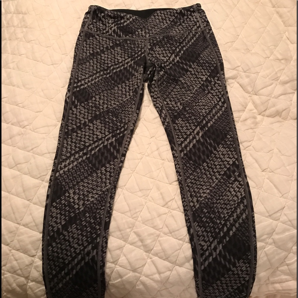 Athletes leggings size 6 NWOT