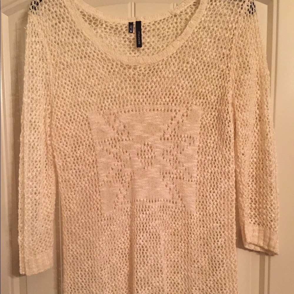 Light weight sweater