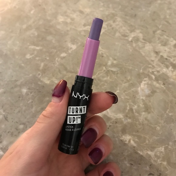 😍💋NYX TURNT UP! Extreme Color Lipstick PLAYDATE - Picture 2 of 7