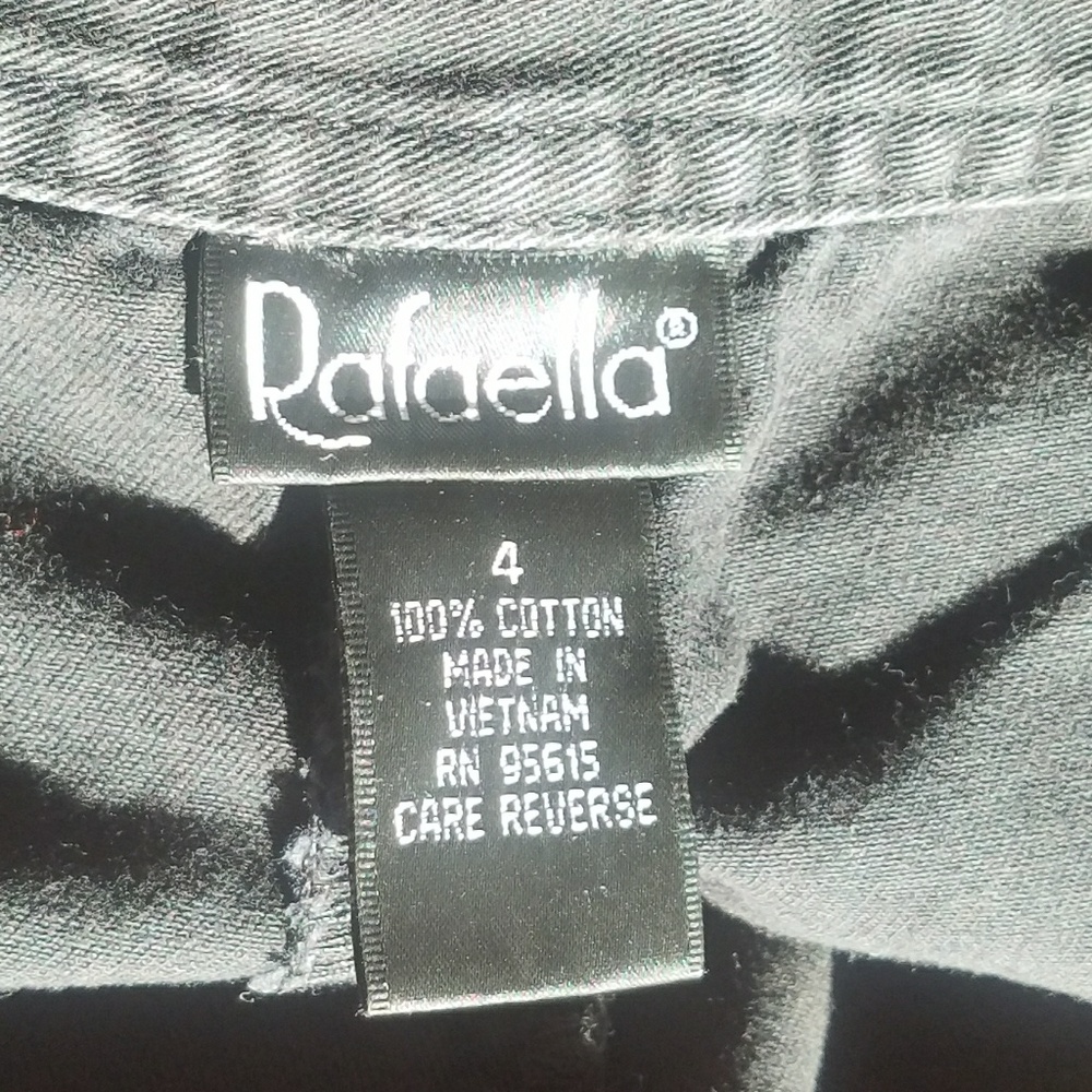 Shorts - Picture 3 of 3