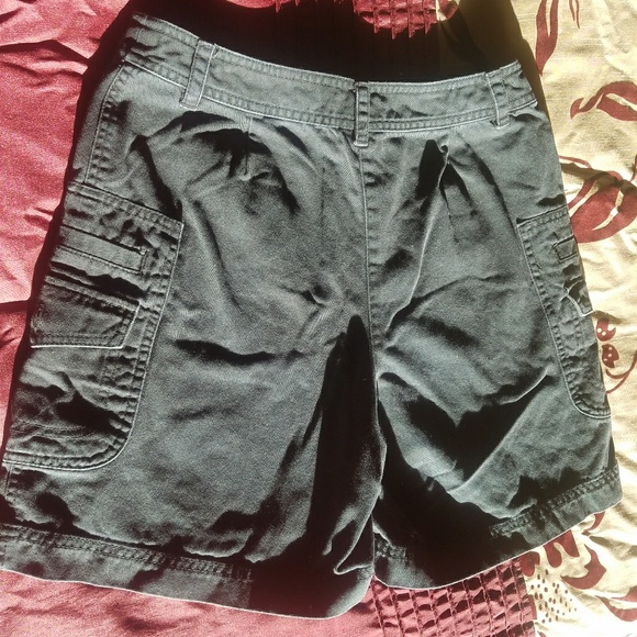 Shorts - Picture 2 of 3