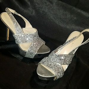 NINE WEST Sz 7 silver sling back heel