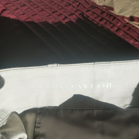 Shorts - Picture 3 of 4