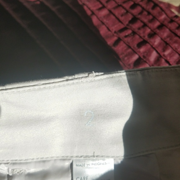 Shorts - Picture 4 of 4