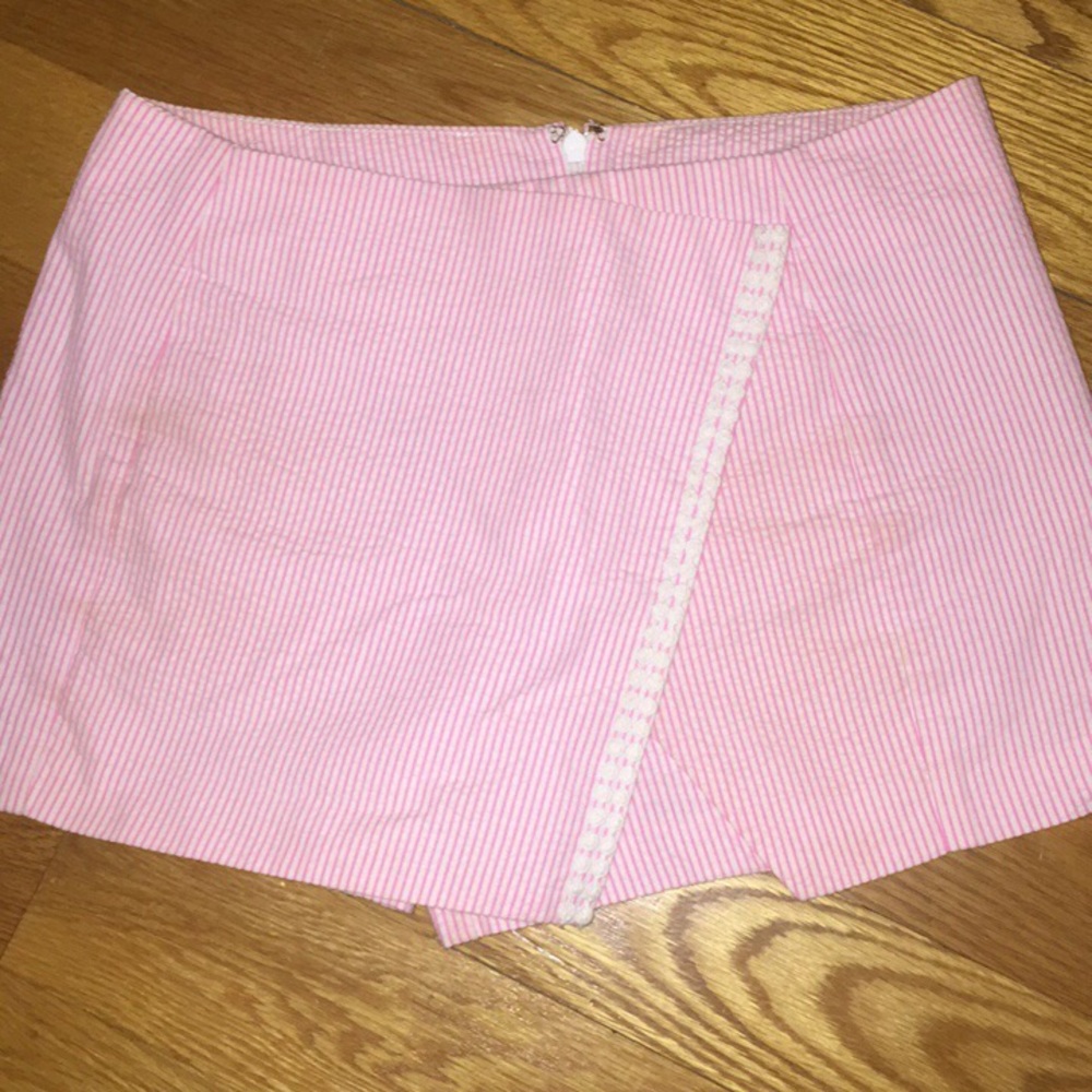 Lilly Pulitzer pink seersucker skort