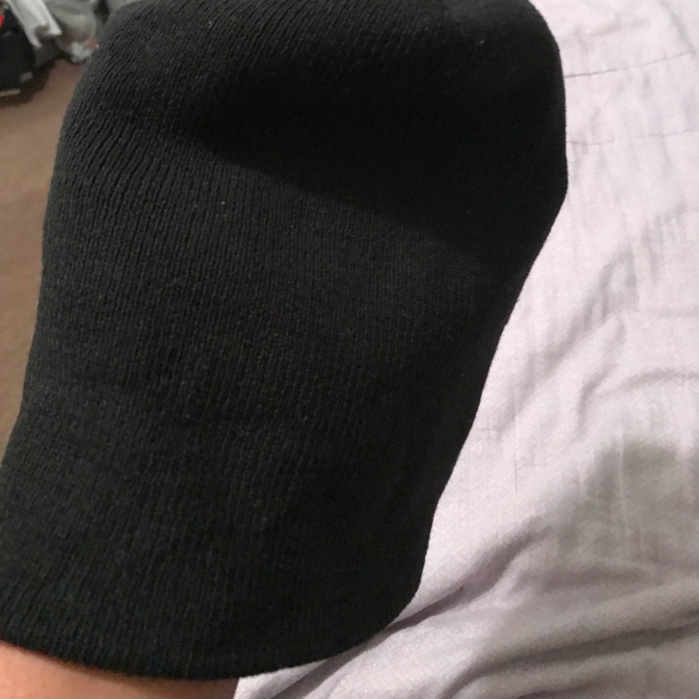 BLACK bEanie