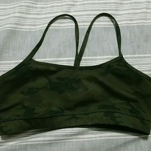 Lululemon flow y bra in CAMO size 10 like new