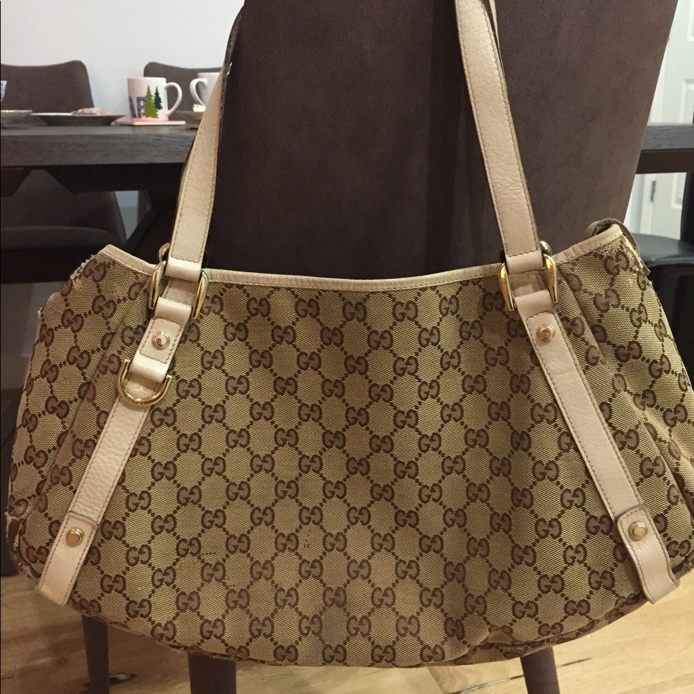 Gucci Monogram shoulder bag