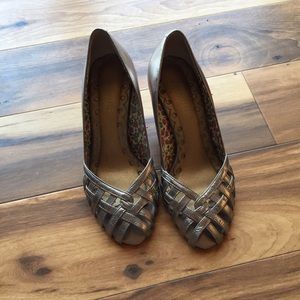 pewter seychelles pumps