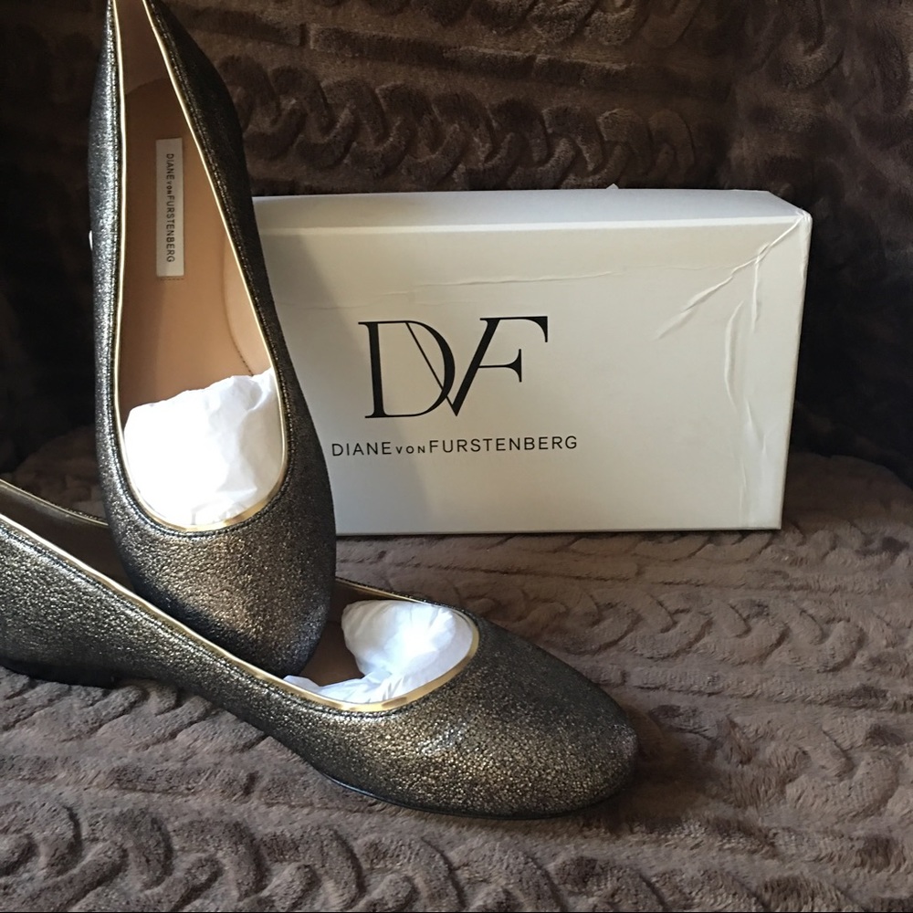 Diane Von Furstenberg Cambridge Gold Flat