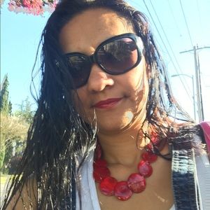 Meet your Posher, Monica