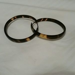 Tortoise shell hoop earrings