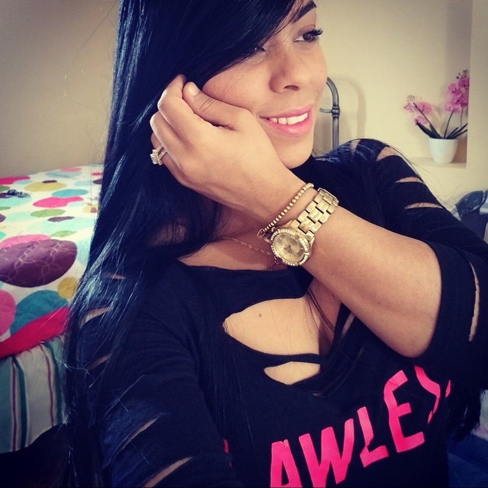 Meet your Posher, Leena