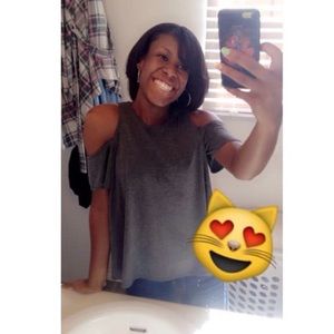 Meet your Posher, Lela