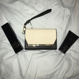 Vince Camuto Wristlet