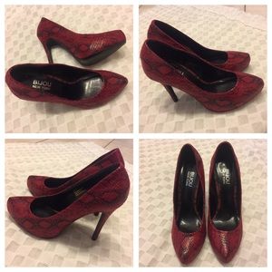 Preowned Bijou Pump Red Snake-like skin Lady shoes
