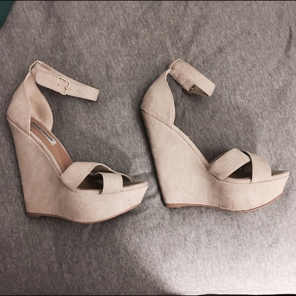 Steve Madden Wedges (size 8)