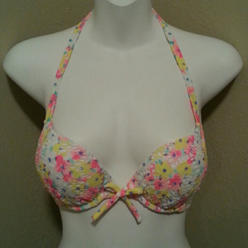 Bombshell bikini top