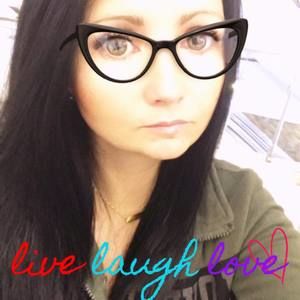 Meet your Posher, Lacey