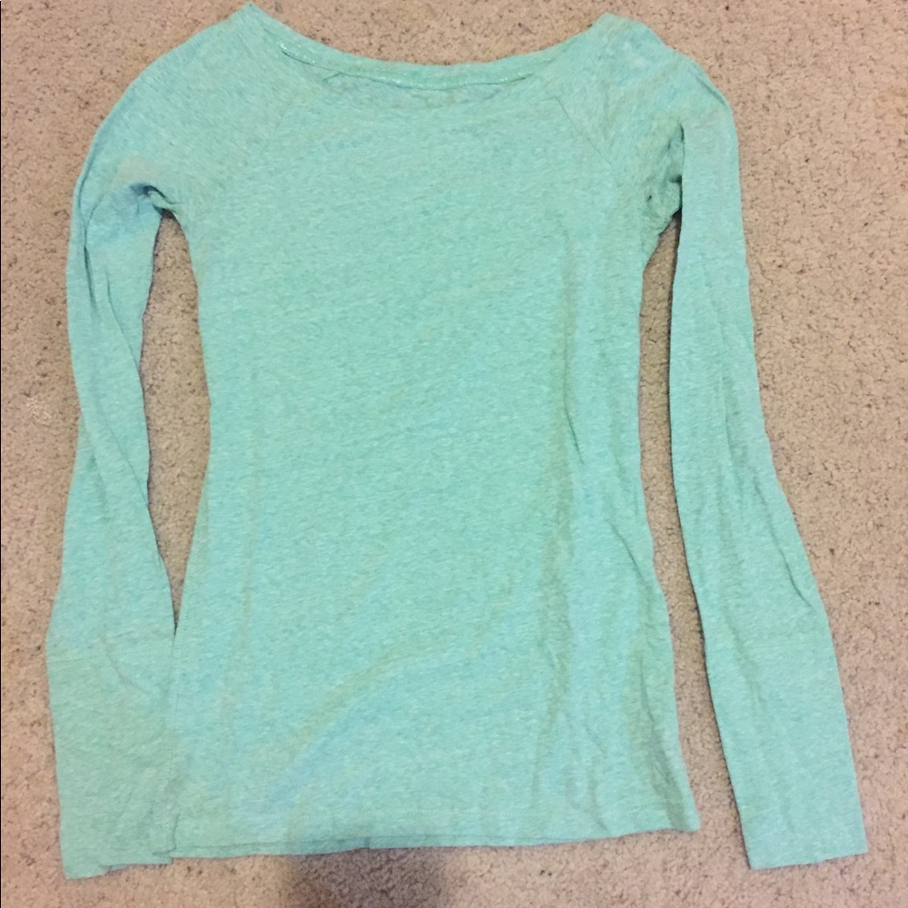 AE long sleeve Mint top