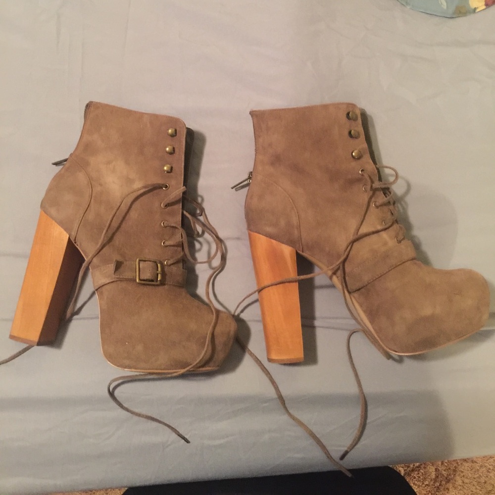 Steve Madden grey suede booties size 9