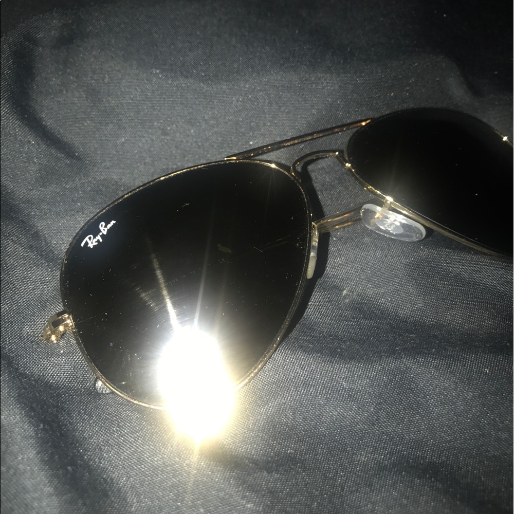 🌸Sunglasses 🌸 - Picture 4 of 5