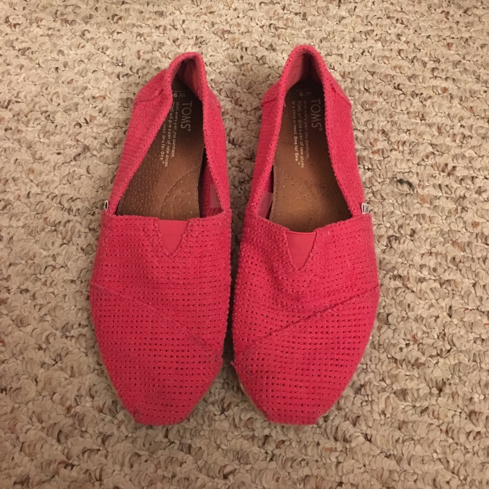 Women's Toms size 9