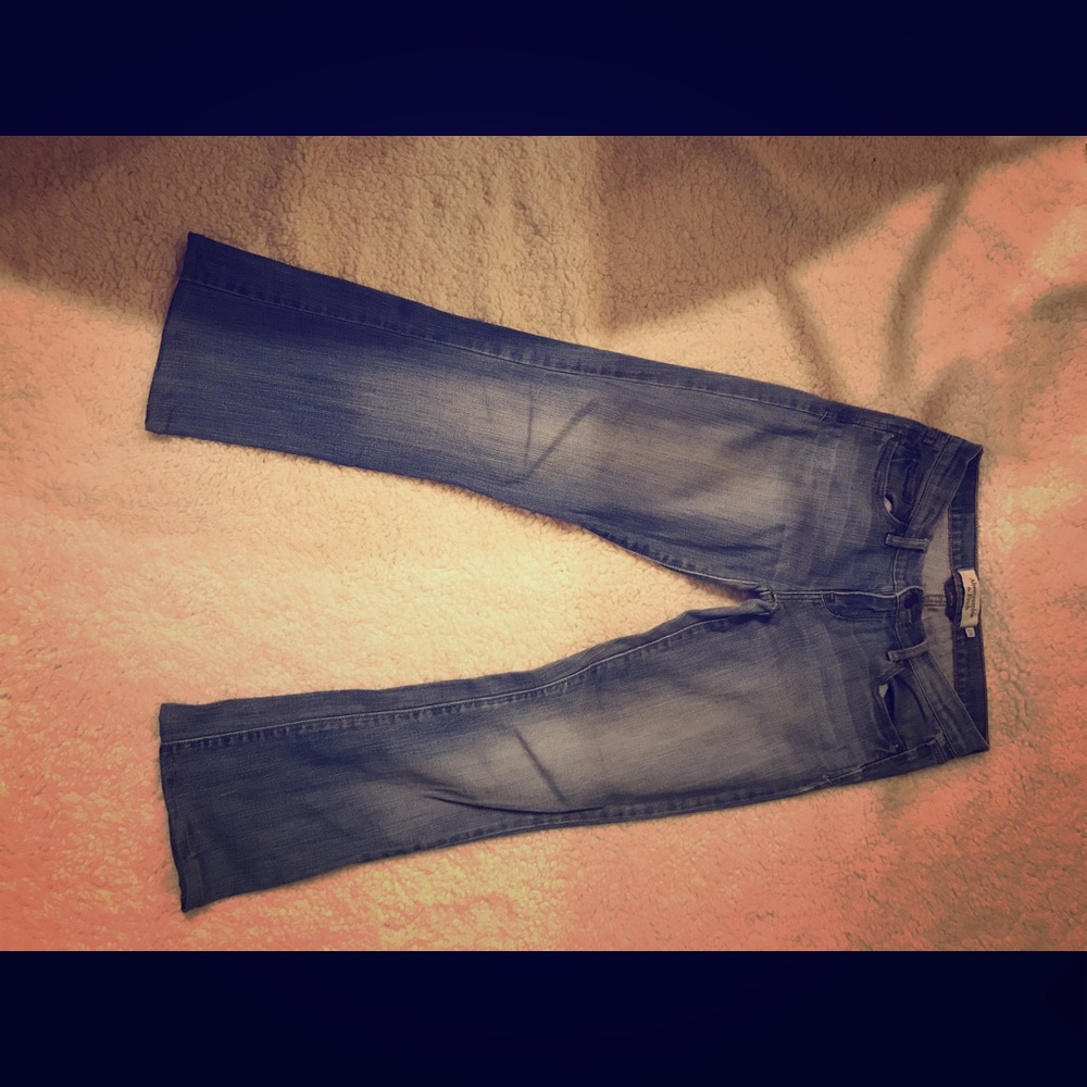 Sideways jeans are cool
