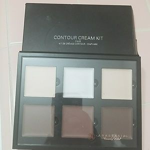 Anastasia Bevery Hills contour cream kit