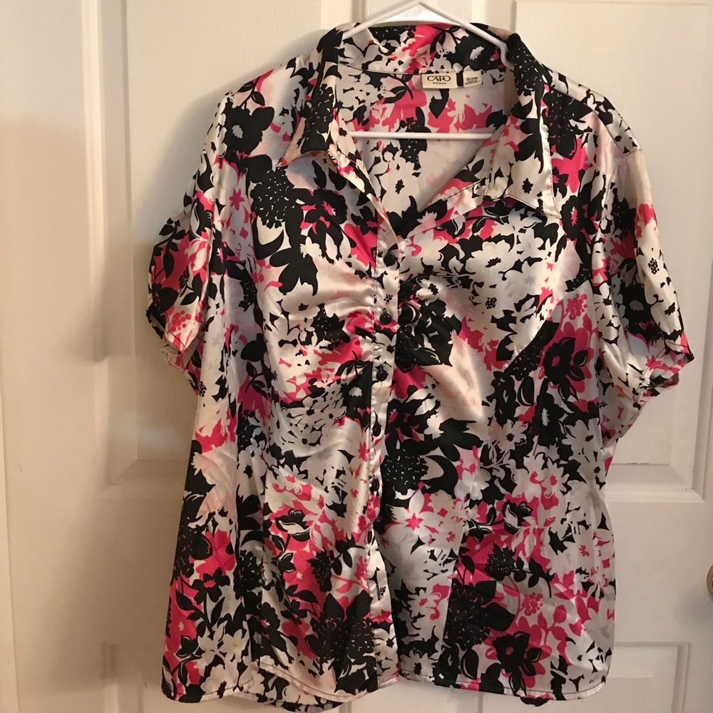 **SOLD**Catos top size 22/24