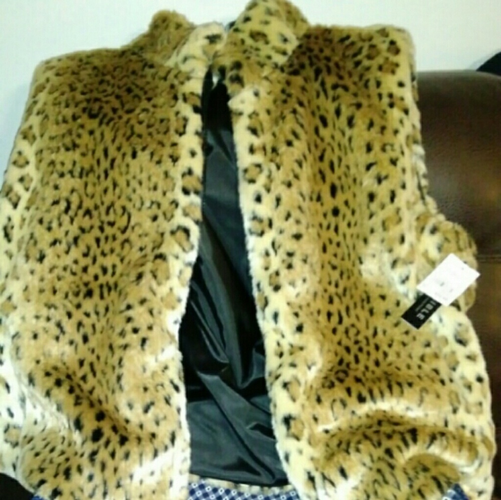 Reversible faux fur vest
