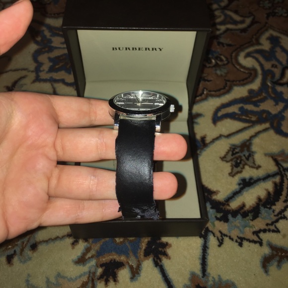 100% AUTHENTIC Burberry men's watch - Picture 3 of 5