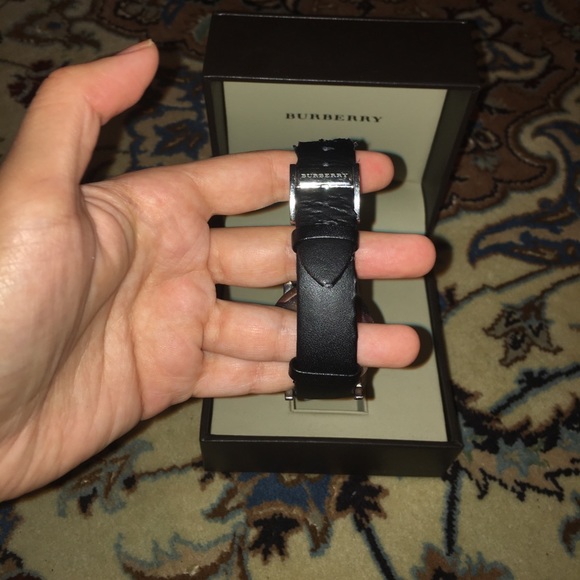 100% AUTHENTIC Burberry men's watch - Picture 4 of 5