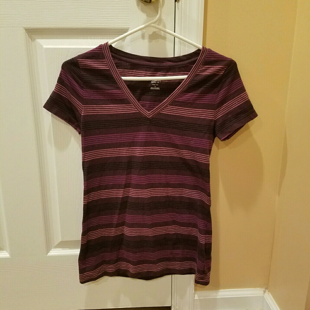 Purple v-neck tshirt AIMING FOR BUNDLES