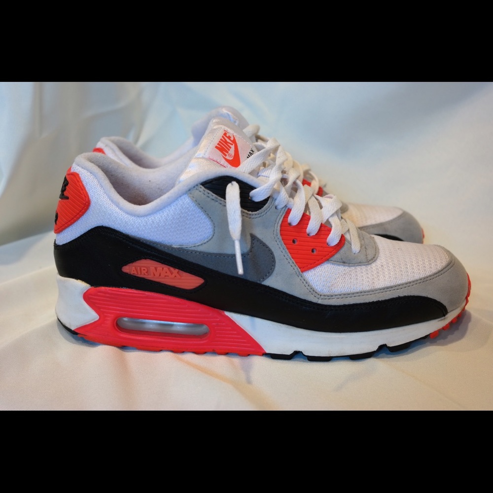 Men's Nike Air Max 90 “Infrared”
Size: 11