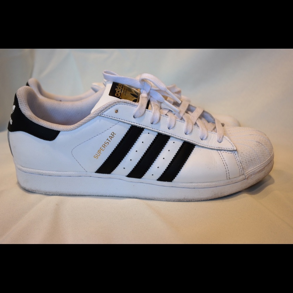 Men's Adidas Superstar Size: 11