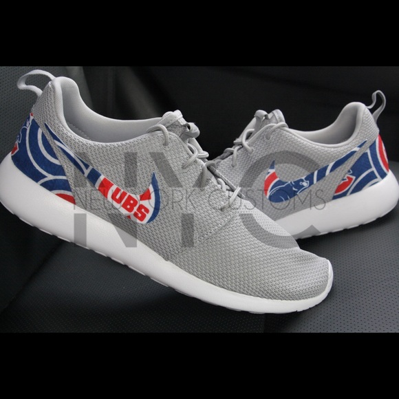 le scarpe nike chicago cubs 16 roshe uno degli uomini poshmark personalizzato le scarpe nike chicago cubs 16 roshe uno degli uomini poshmark personalizzato