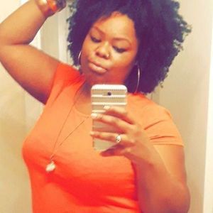 Meet your Posher, Latisha