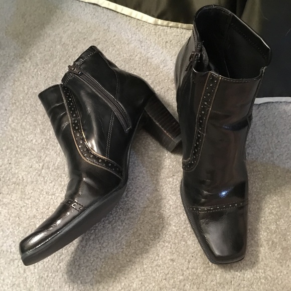 Nickels Short Brown Booties - Picture 2 of 7