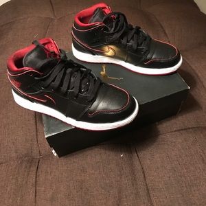 Jordan 1 Boys 5.5