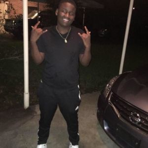 Meet your Posher, Carlos