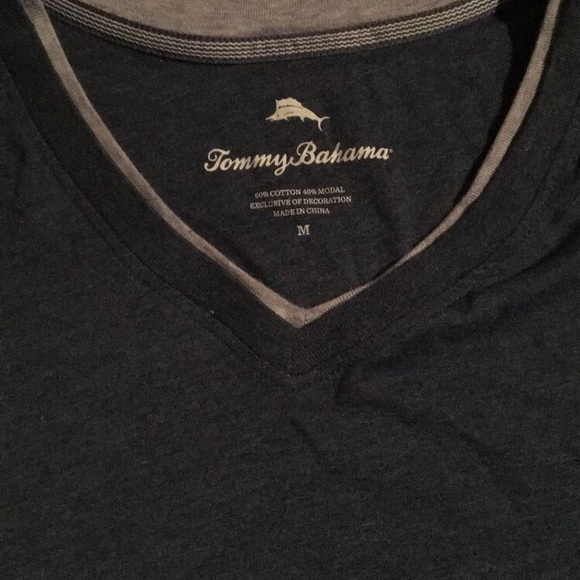 Tommy Bahama Men's Cotton Blend T-shirt V-Neck - Picture 2 of 4