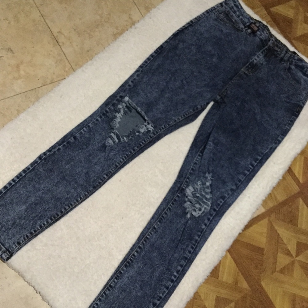 Skinny ripped jeans
