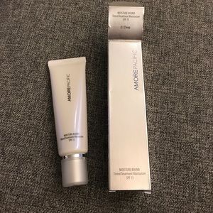 Amore Pacific Makeup - Amore Pacific tinted moisturizer in 03 deep Amore Pacific Makeup - Amore Pacific tinted moisturizer in 03 deep